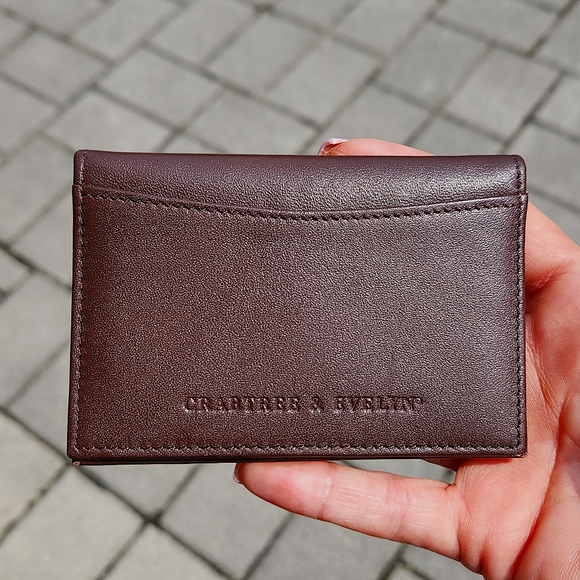 Crabtree & Evelyn Travel Card Holder - Picture 1 of 3